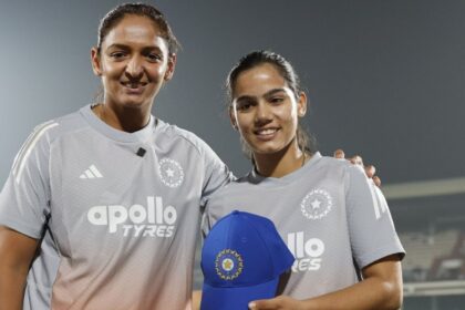 Vaishnavi Sharma with Harmanpreet Kaur